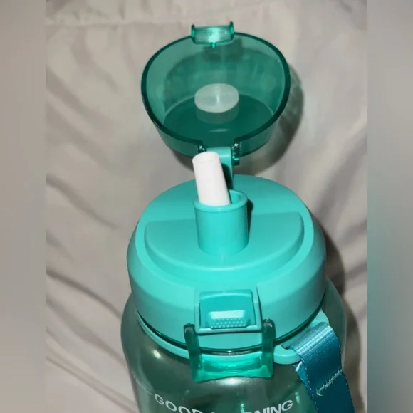 XL Water Bottle - Picture 2 of 5